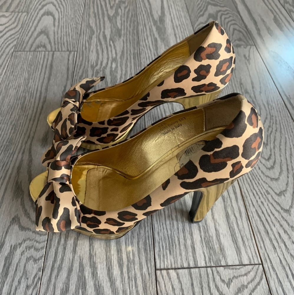 Beautiful Coach Heels💖💫 - Picture 7 of 9